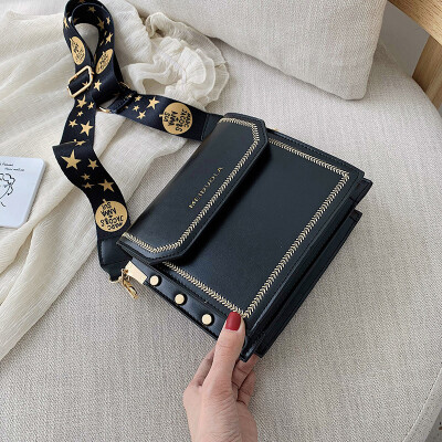 

New small bag handbags new 2019 Korean version of the tide simple texture shoulder bag fashion wild diagonal small square bag