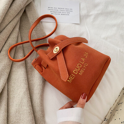 

New small bag retro sand fashion womens bag 2019 new bag leisure 100 bucket bag slant tide on ins