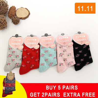 

5 pair Winter Women Socks Warm Wool Christmas Mid-calf Socks Woolen Snowflake Deer Comfortable Gift