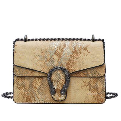 

Chao Korean version of the wild Messenger bag chain shoulder simple fashion small square bag