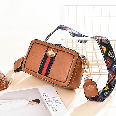 

On the new womens bag tide Korean version of simple Joker shoulder Messenger bag fashion small square bag in spring&summer