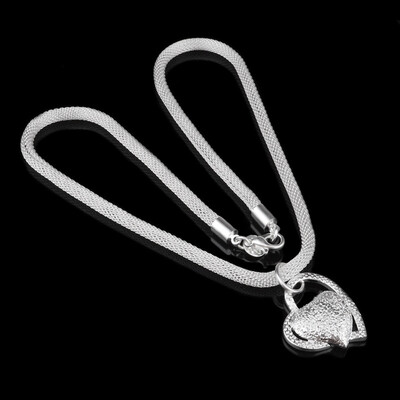 

Fashion Silver Charm Heart Pendant Beautiful women Necklace Jewelry