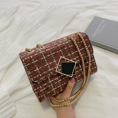 

Small bag female new simple personality woolen woven bag fashion Korean version of the chain slung small square bag