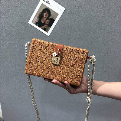 

Ins super fire bag female 2018 new tide weaving shoulder slung small square bag Korean version of the box straw bag