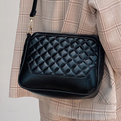 

Korean version of the big bag 2019 new diamond chain shoulder bag fashion Joker large capacity slung bucket bag