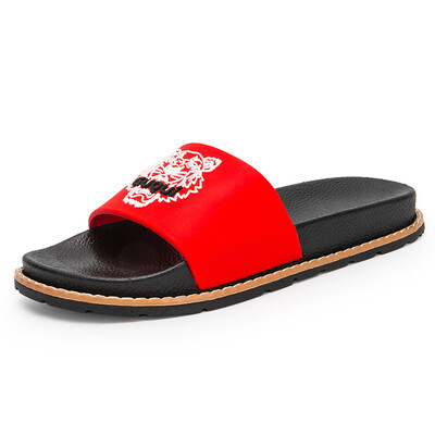 

Women Fashion Wide Flat Slippery With Thick Sandals Slipper House Stud Flip Flop With Spike For Female shoes