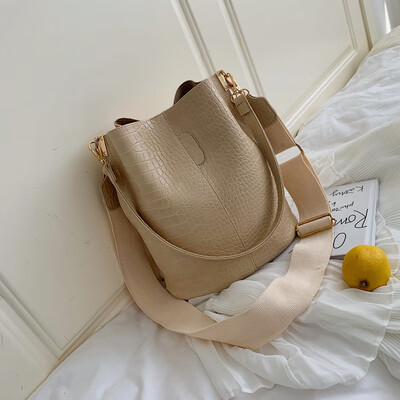

Advanced sense bag Western style texture handbag new 2019 Korean version of the tide female large capacity wild Messenger bag shoulder bag