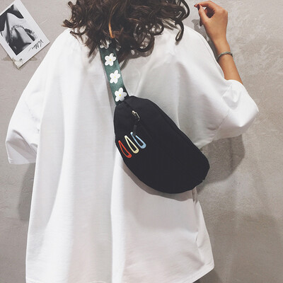 

Chest bag female 2019 new Korean version of leisure sports diagonal canvas small bag tide wild Harajuku style student pocket