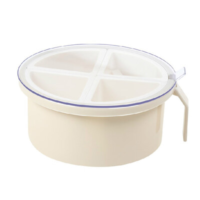 

1Pcs Cute Kitchen Gadget Seasoning Cans Kitchen Spice Pepper Salt Bottles Condiment Box