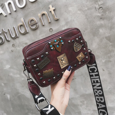 

Small bag female 2019 new female Korean rivet shoulder bag small square bag broadband Joker Messenger bag