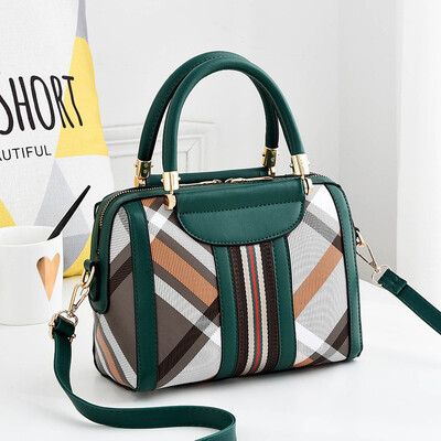 

Bag female 2019 spring&summer new embroidered handbag cool fashion handbags pillow bag wholesale