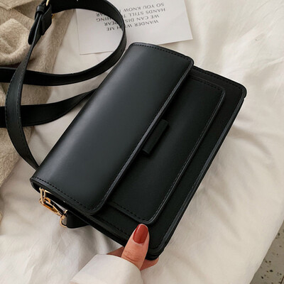 

Chic bag 2019 new Korean Joker Messenger bag Hong Kong retro casual small square shoulder bag