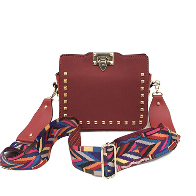 

Single shoulder Messenger bag female 2019 new postman bag Korean version of the wild rivet bag retro small square bag