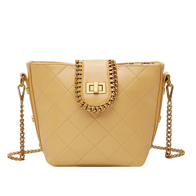 

Chic bag female 2019 new wave Korean version of the chain wild small square bag fashion simple patent leather shoulder Messenger bag