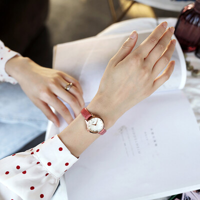 

Ins wind sen temperament Korean fashion retro chic simple belt cool wind student quartz watch female