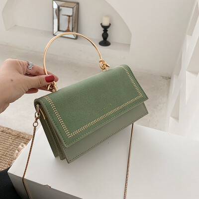 

Qiao Bani 2019 new Korean version of the fashion Dongdaemun matte embroidered line hit color flip cover bag shoulder shoulder bag