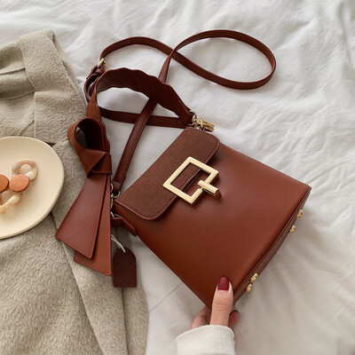 

2019 autumn new Chaogang style retro feel bucket bag Korean version 100 lap shoulder slant handbag
