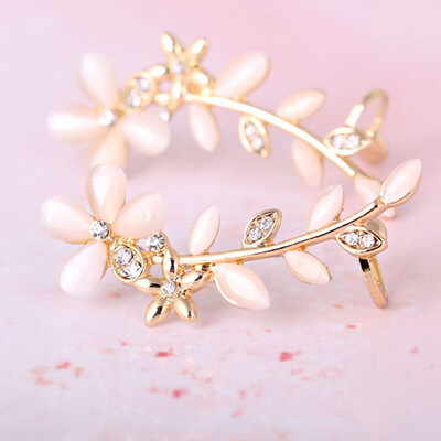 

Women Ladies Causal Crystal Diamond Clip Ear Cuff Stud Women Punk Wrap Cartilage Earring Jewelry Gifts