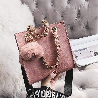 

New Japanese&Korean womens casual wild fashion broadband chain slung shoulder bag personalized portable bucket bag