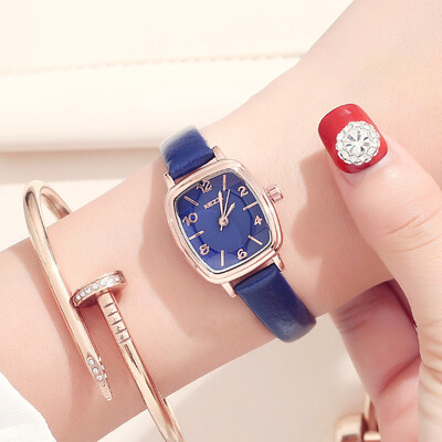 

Womens watch retro girl watch female student Korean version of the simple trend of small casual belt quartz watch