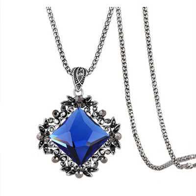 

Women Jewelry Retro Rhinestone Inlaid Diamond Pendant Bead Chain Long Necklace