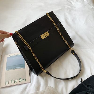 

Ins leisure simple chain big bag girl 2019 new fashion senior feeling Kelly bag single shoulder oblique bag tide