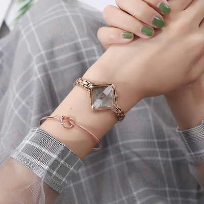 

Girl Diamond Bracelet Womens Watch Personality Student Dial Waterproof Quartz Watch