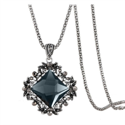 

Women Jewelry Retro Rhinestone Inlaid Diamond Pendant Bead Chain Long Necklace