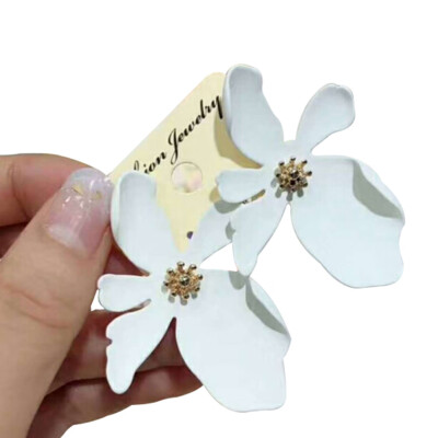 

Fashion Temperament Acrylic Flower Stud Earrings For Girls Women Party