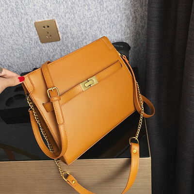 

Ins leisure simple chain big bag girl 2019 new fashion senior feeling Kelly bag single shoulder oblique bag tide