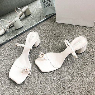 

Women wearing slippers 2019 summer new online celebrity sandals with thick heels&square heads in their toes