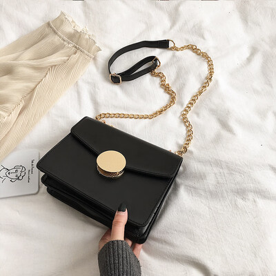 

On the new network red small bag female 2019 new wave Korean version of the wild single shoulder slung texture fashion chain small square bag