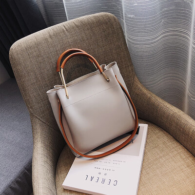 

Fall on the new small bag women 2019 new tide Korean version of Joker hand bill of lading shoulder fashion slung bucket bag women