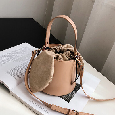 

New chic bag female 2019 new Korean version of the wild shoulder slung ins fashion portable leisure bucket bag