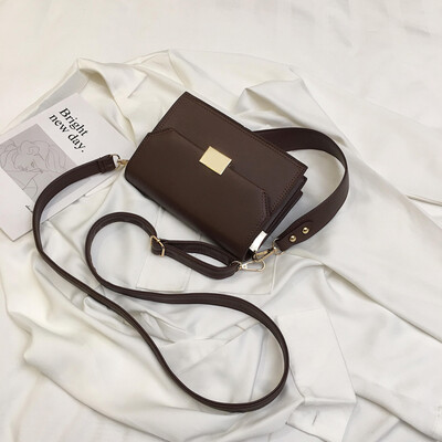 

Hong Kong wind texture red small square bag women 2019 new Korean version of Joker broadband packet retro shoulder Messenger bag