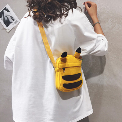 

2019 popular bag female new wave Korean version of the wild mini canvas Messenger bag cute cartoon Harajuku girl bag