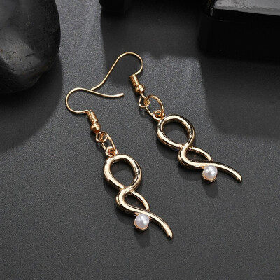 

Alloy Necklace Creative Design Simple Female Hollow Five-pointed Star 8 Pendant Necklace Beautiful Romantic Wedding Party