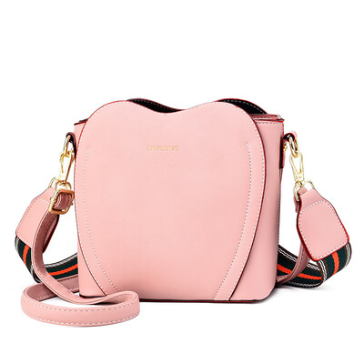 

Bau Bao Nus Summer Fresh Heart-shaped Simple Oblique Bag One Shoulder Korean Version Baitaoyang Temperament Sense ins