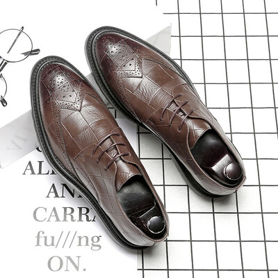 

Tide shoes Brock carved mens shoes British pointed breathable thick-soled casual dress business shoes men 9755