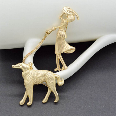 

Fashion European American Style Retro Matte Gold Walking The Dog Woman Alloy Brooch Clothing Accessories Corsage