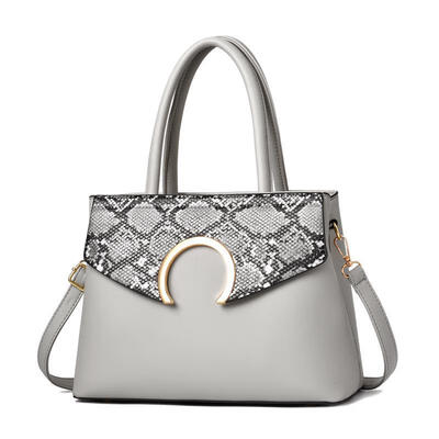 

Womens bag 2019 tide new womens bag Europe&the United States big bag fresh fashion womens bag slung shoulder bag
