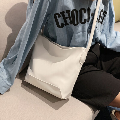 

Advanced sense bag foreign air female bag 2019 new wave Korean version of the wild large capacity single shoulder texture fashion bucket bag