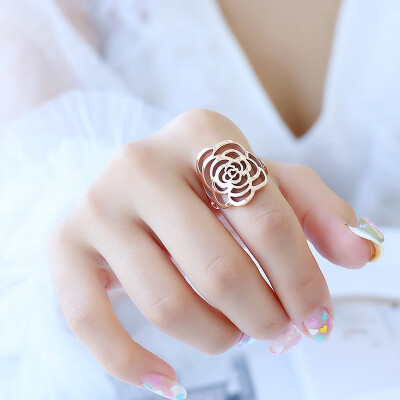 

Hollow Camellia Ring Ring Japan&South Korea Edition Womens Plated 18K Rose Gold Titanium Steel Fashion Retro Index Ring