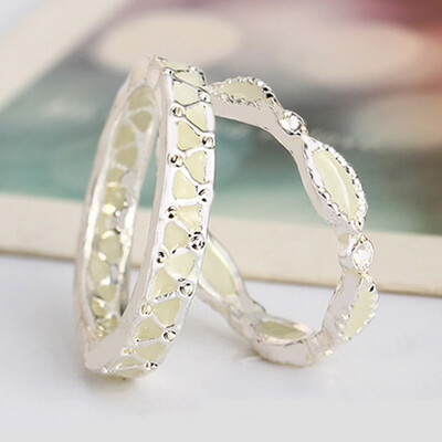 

Luminous Couple Rings Hollow Heart-shaped Fluorescent Ring