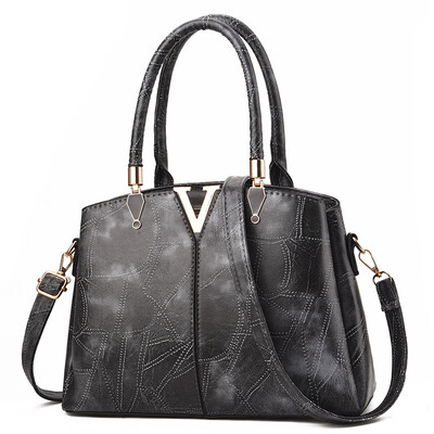 

10 pieces from the batch retro texture fashion female bag V word metal shoulder bag OL commuter handbag