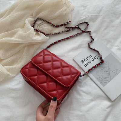 

New small fragrance bag female 2019 new wave Korean version of the wild single shoulder slung fashion rhombic chain small square bag