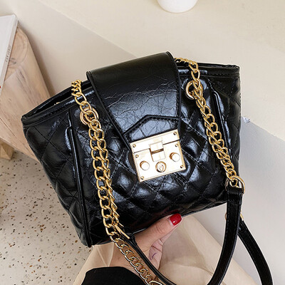 

Fashion bag 2019 new Korean version hand-held rhomboid embroidered thread single shoulder chain 100 lapped bucket bag