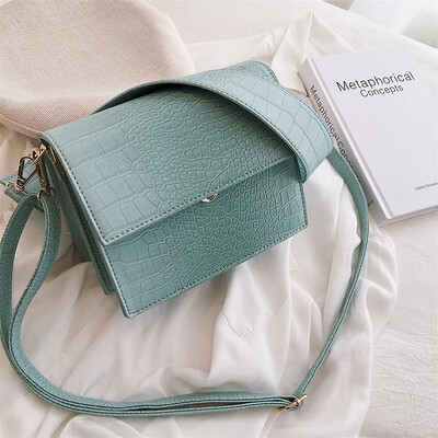 

New small bag female bag 2019 popular bag new Korean version of the slung small bag female wild crocodile pattern shoulder bag