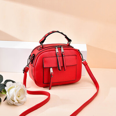 

In summer the new ladiesbags are popular in Korean version The same fashion is square ladies bags with all kinds of slanting b