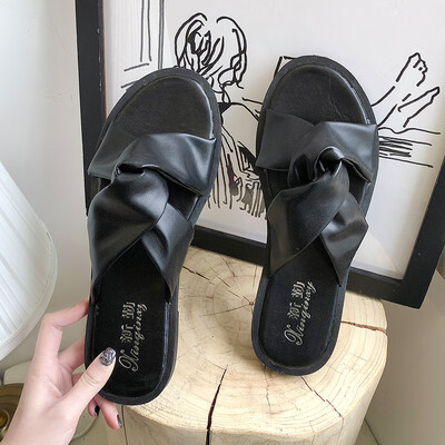 

Slippers for women wearing summer fashion flat-soled Korean version of Baita Leisure Beach flat-heeled sandals